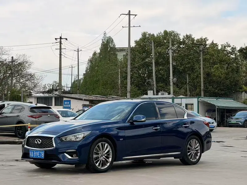Infiniti Q50L