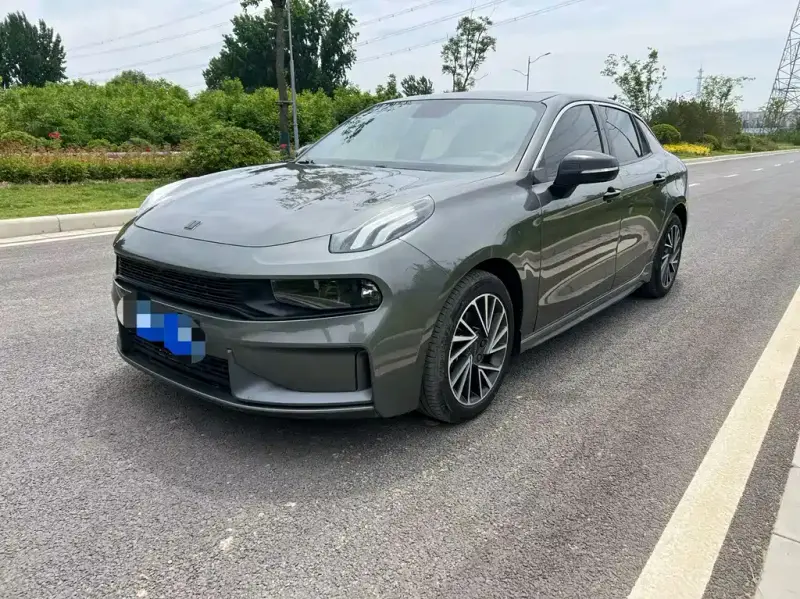 Lynk & Co 03