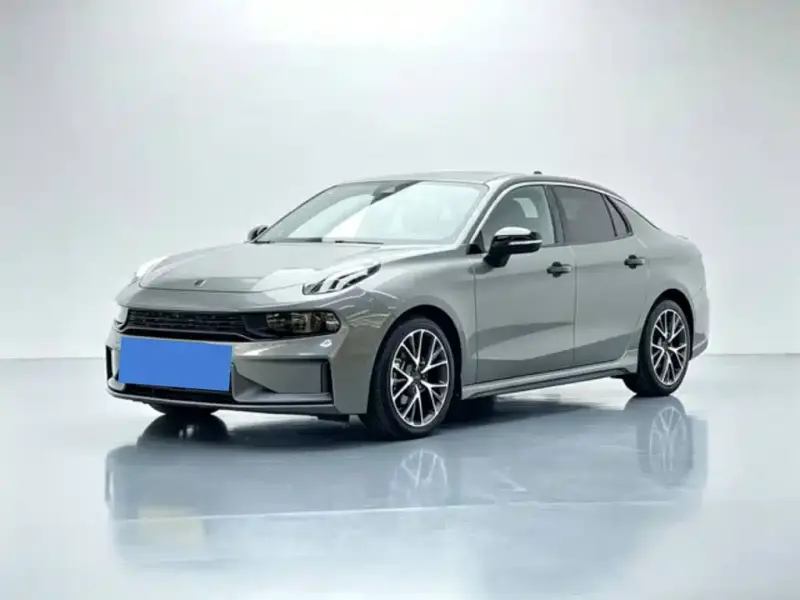 Lynk & Co 03