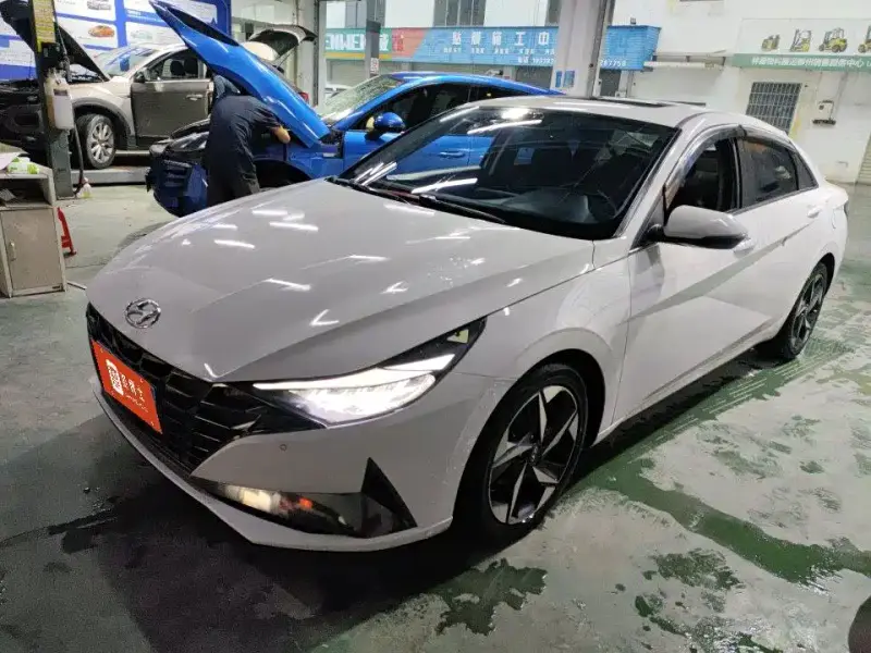 Hyundai Elantra