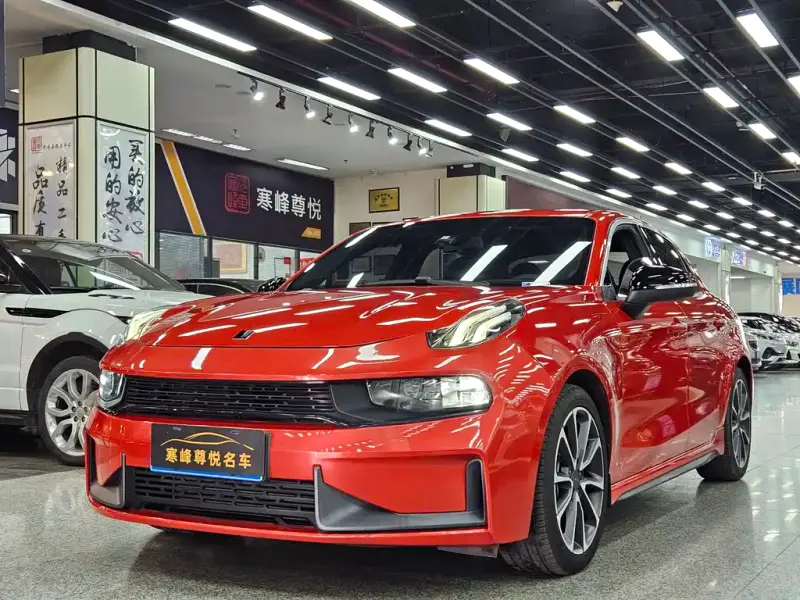 Lynk & Co 03