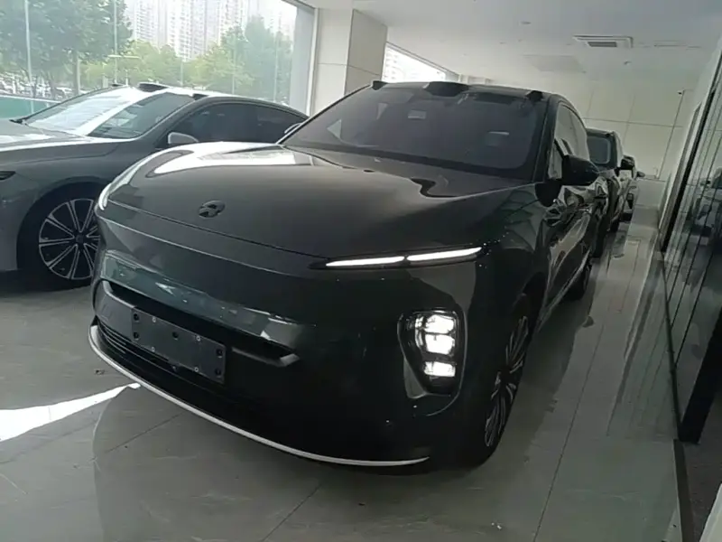 NIO ES8