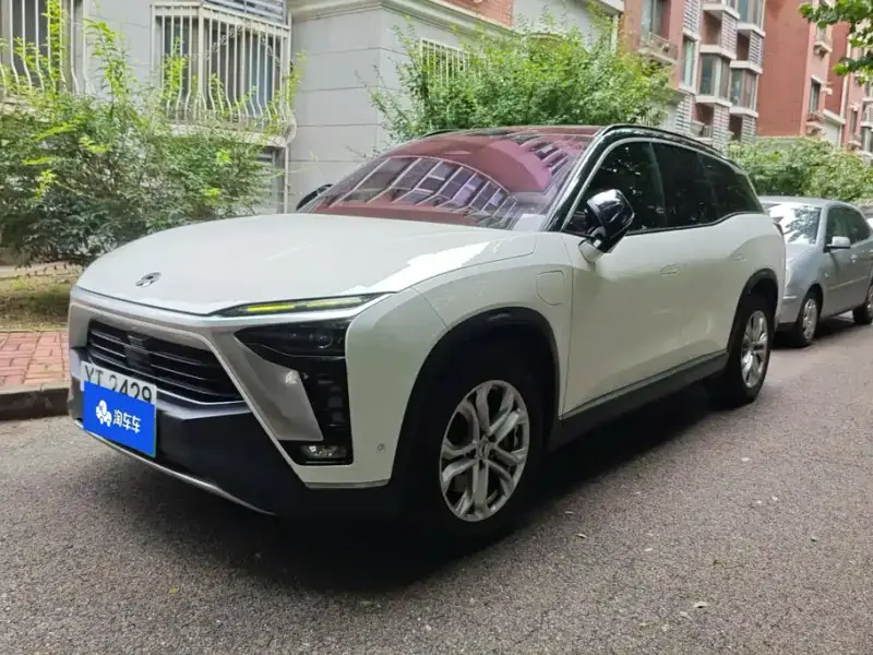 NIO ES8