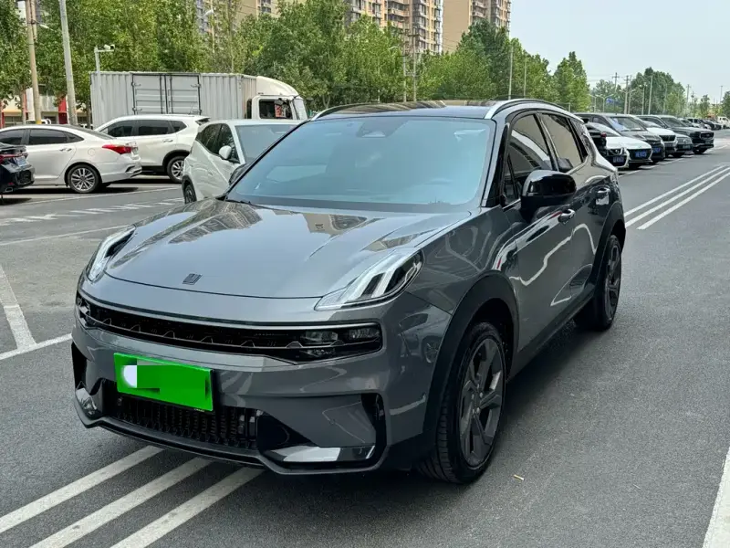 Lynk & Co 06