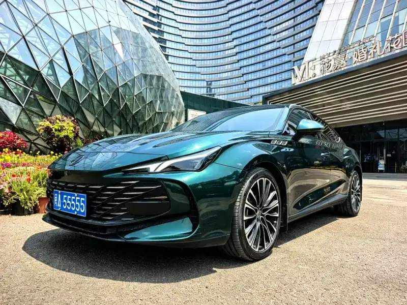 MG MG7