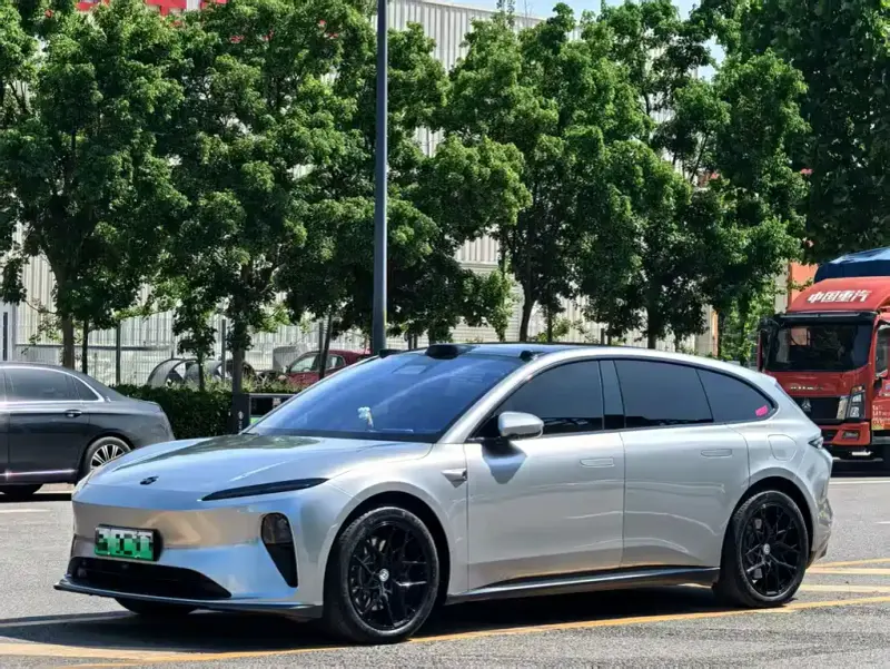 NIO ET5T