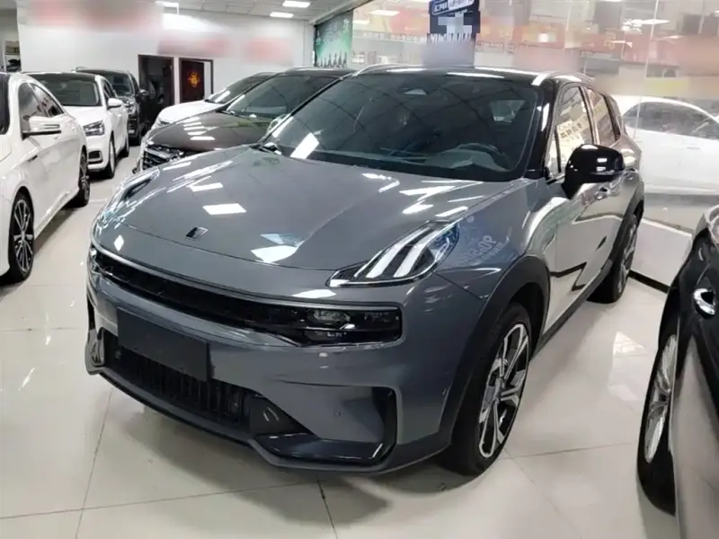 Lynk & Co 06