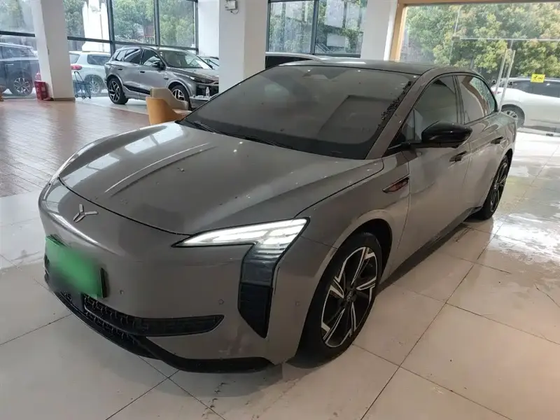 Hongqi EH7