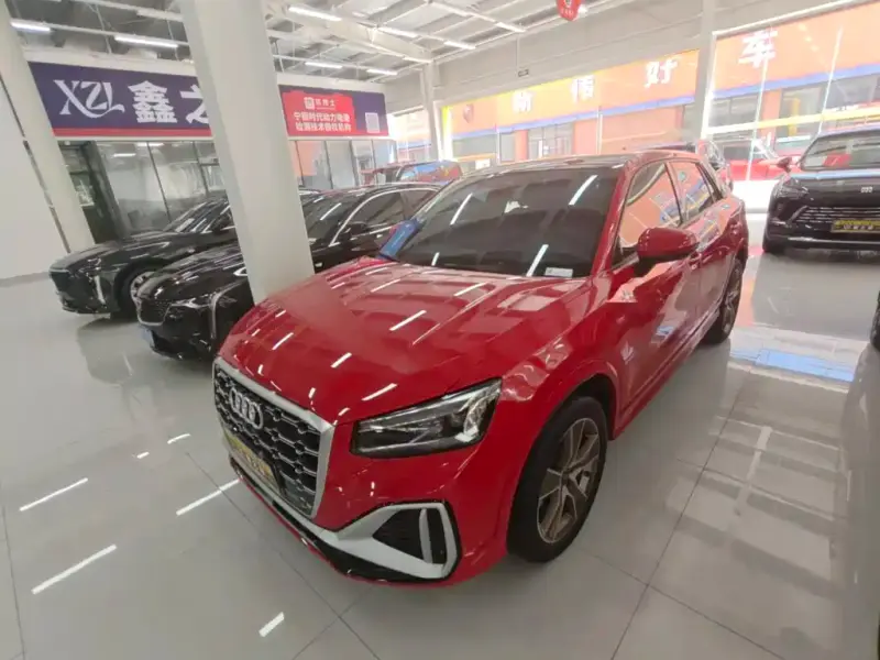 Audi Q2L
