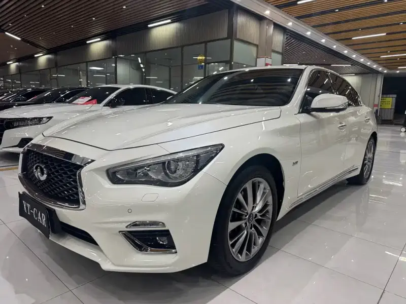 Infiniti Q50L