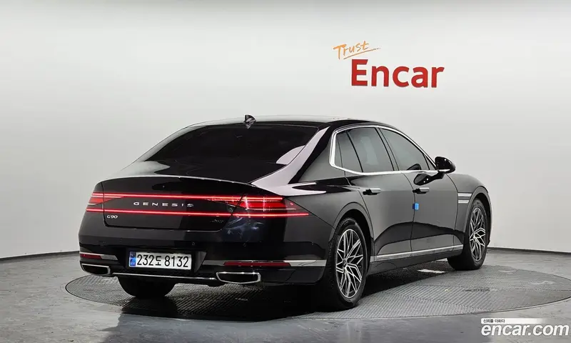 Genesis G90
