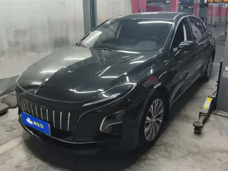 Hongqi E-QM5