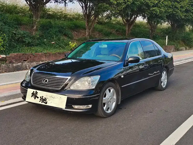 Lexus LS