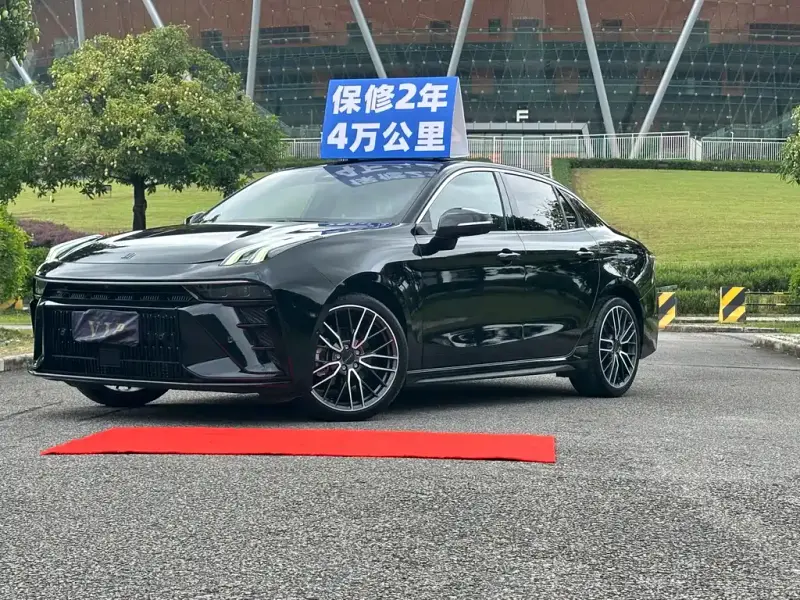 Lynk & Co 03