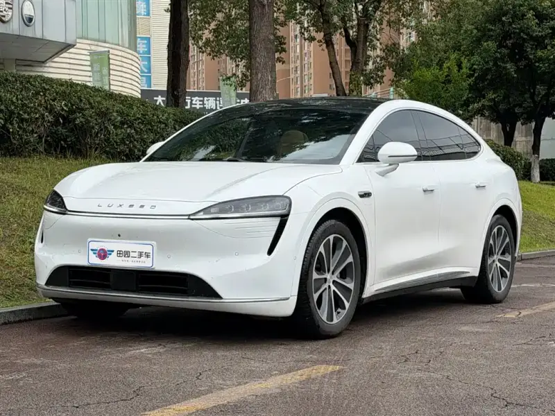 Luxeed Zhijie R7