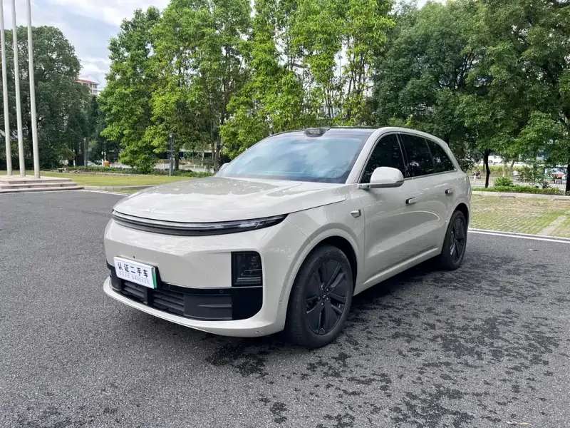 Li Auto L6