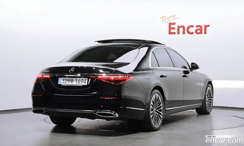 Mercedes-Benz S-Class