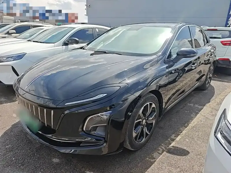 Hongqi E-QM5