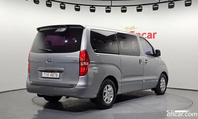 Hyundai H-1