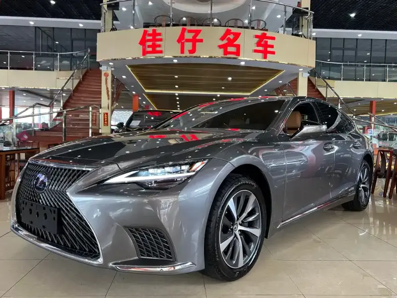 Lexus LS