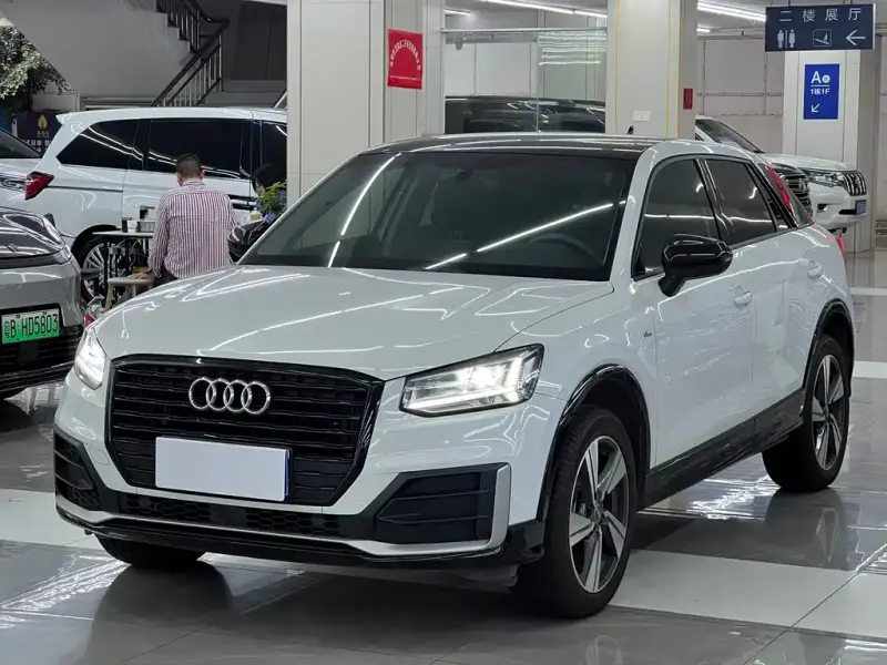 Audi Q2L
