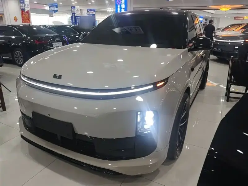 Li Auto L6