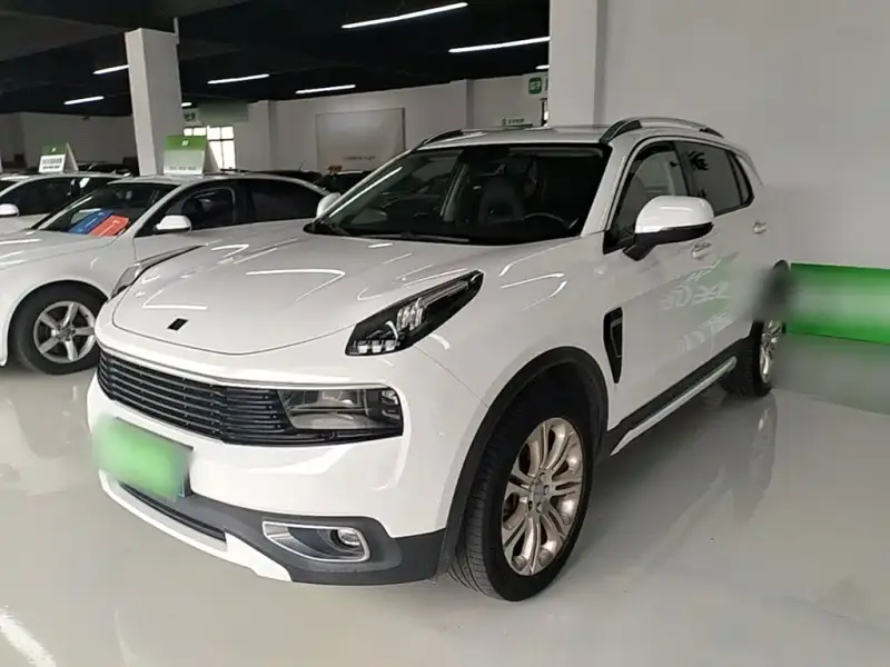 Lynk & Co 01