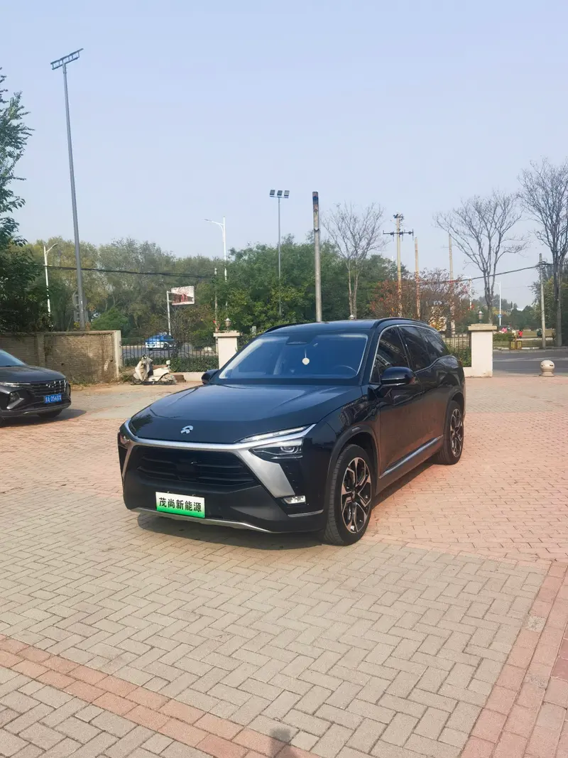 NIO ES8