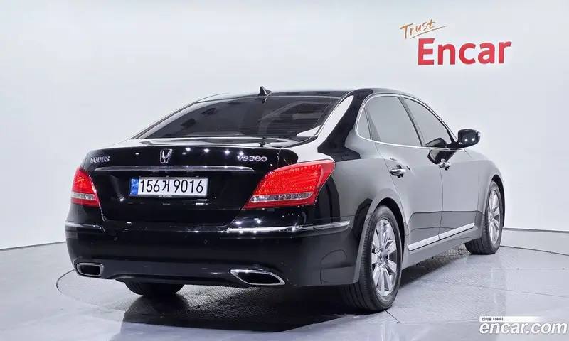 Hyundai Equus