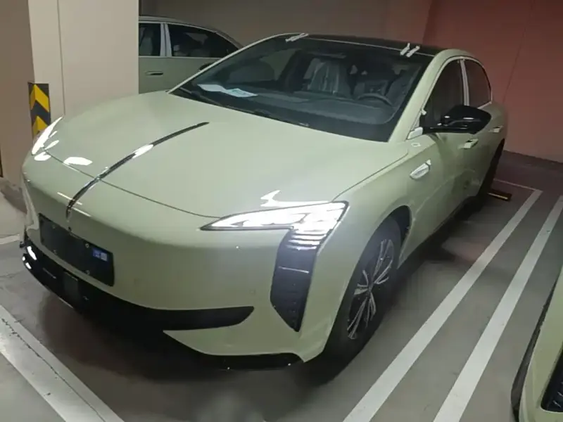 Hongqi EH7