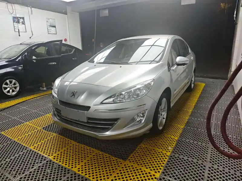 Peugeot 408