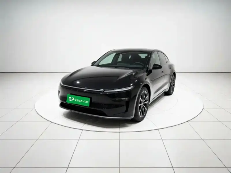 Tesla Model Y L