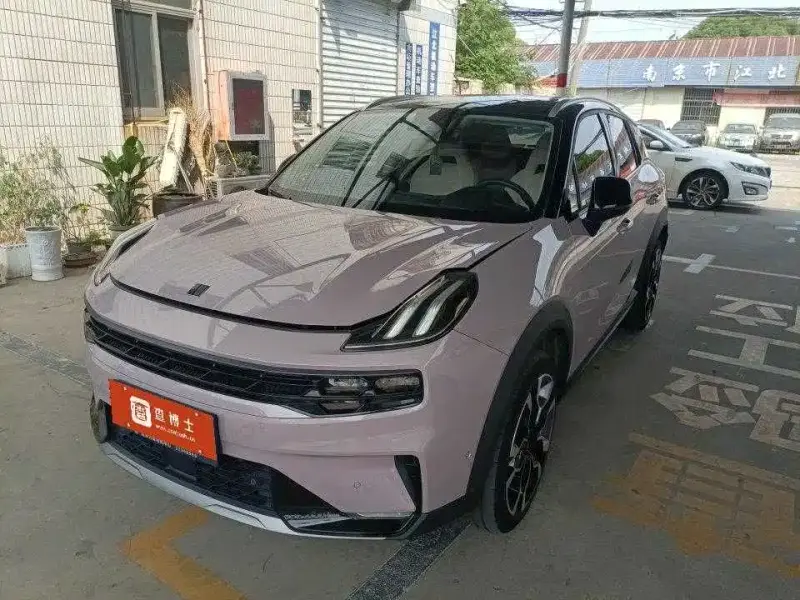 Lynk & Co 06