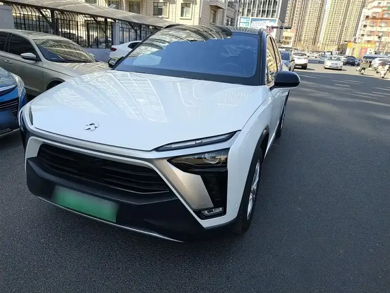 NIO ES8