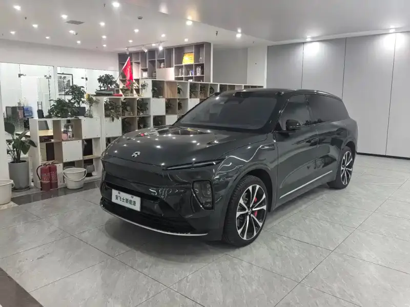 NIO ES8