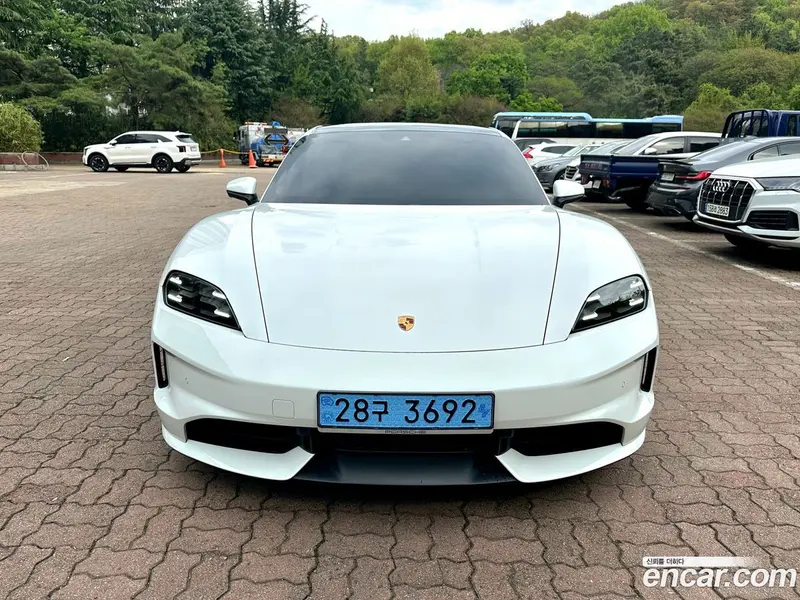 Porsche Taycan