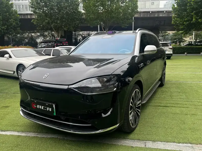 AITO M9