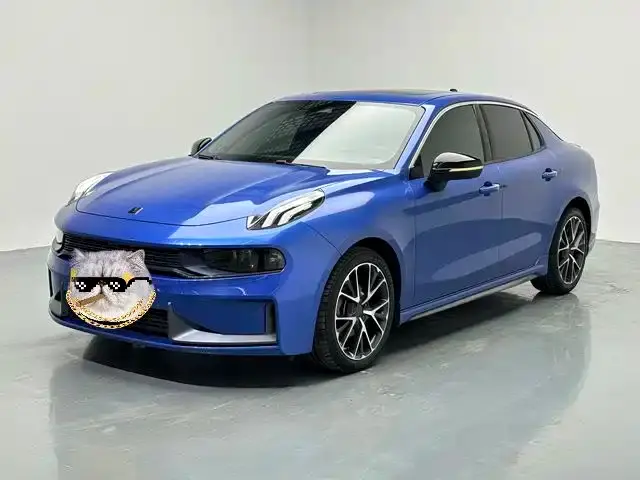 Lynk & Co 03