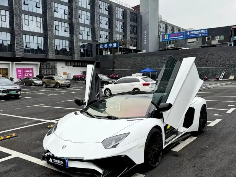 Lamborghini Aventador