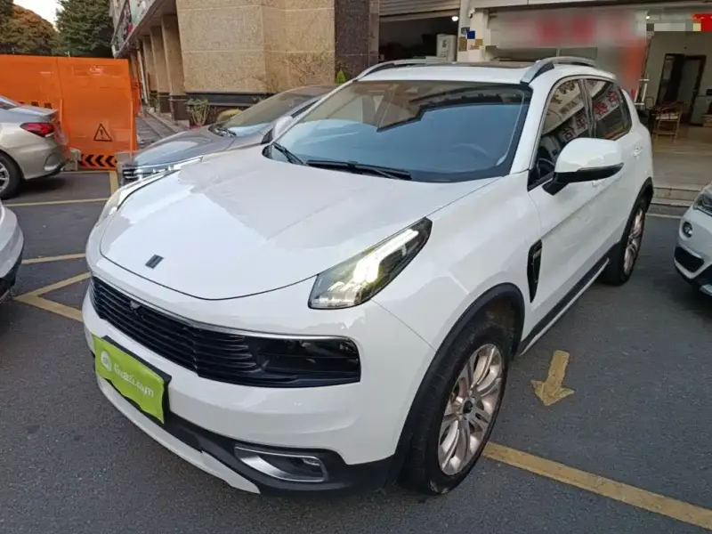 Lynk & Co 01