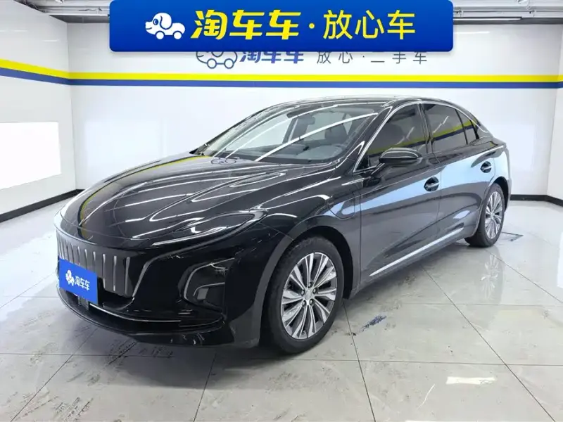 Hongqi E-QM5