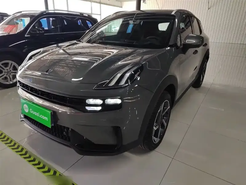 Lynk & Co 06