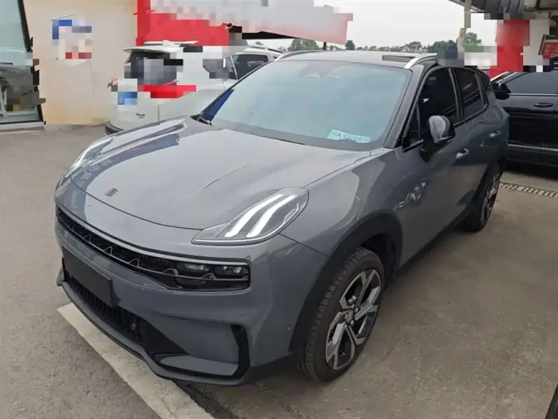 Lynk & Co 06