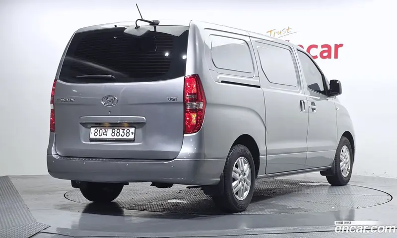 Hyundai H-1