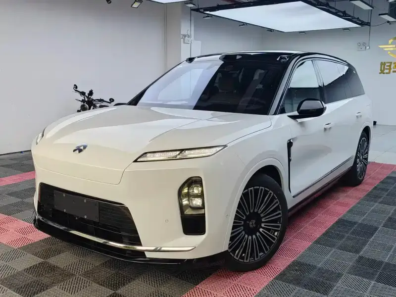 NIO ES8