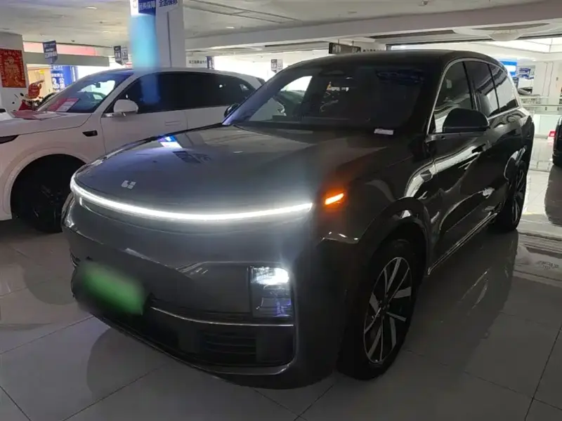 Li Auto L8