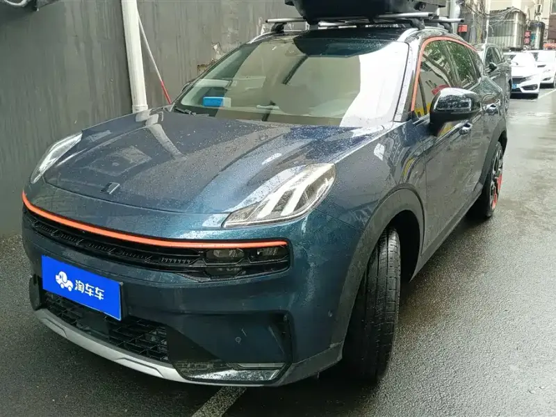 Lynk & Co 06