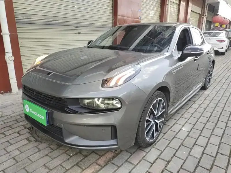 Lynk & Co 03