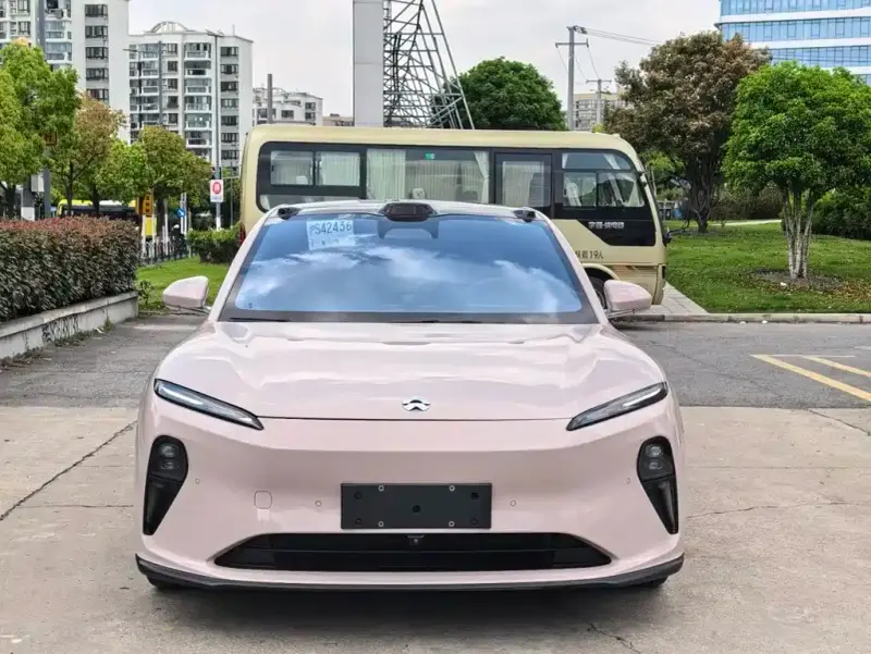 NIO ET5