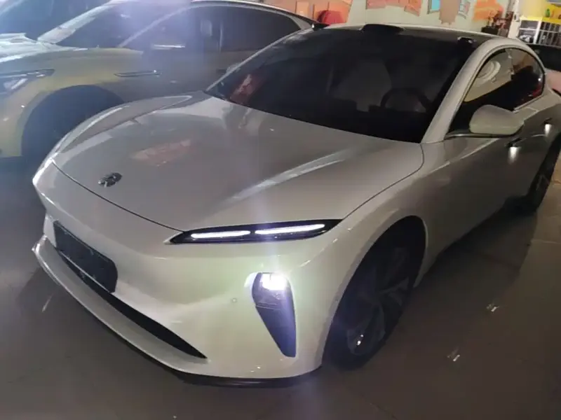 NIO ET5